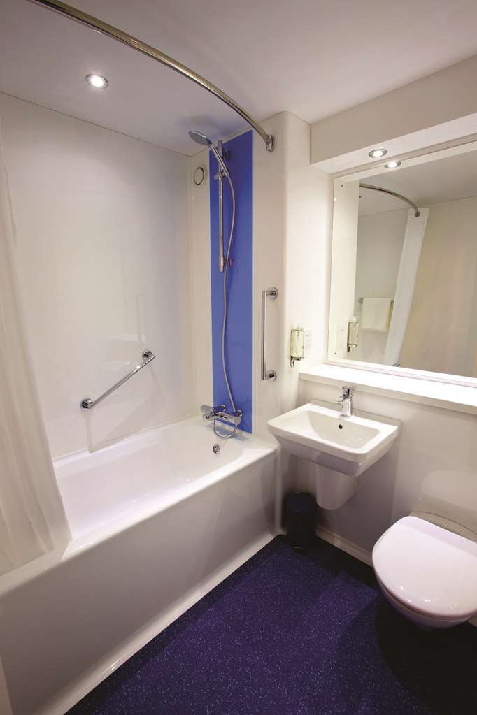 Travelodge Birmingham Dudley 客房 照片